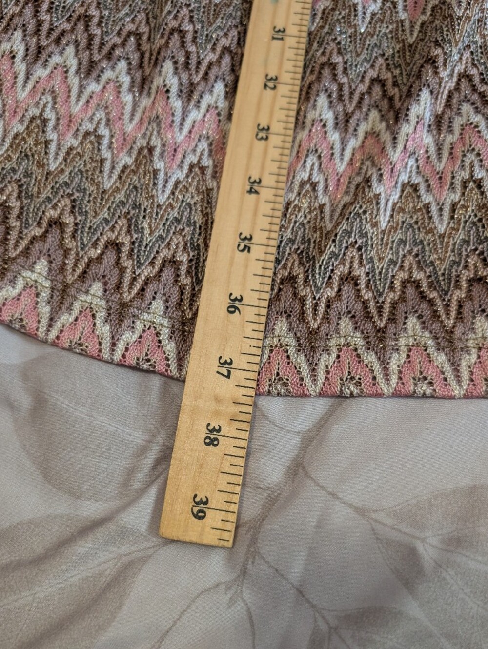 MORE & MORE Women's Pink Beige Chevron Knit Shift Dress V-Neck Size 36 US 4/6 - Picture 6 of 9